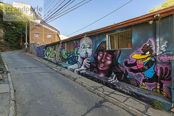 Gemaltes Wandgemälde am Pasaje Atahualpa  Cerro Carcel  Valparaiso  Provinz Valparaiso  Region Valparaiso  Chile  Südamerika