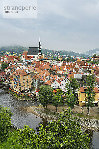 Historisches Zentrum von Cesky Krumlov vom Schloss und Schloss aus gesehen  UNESCO-Weltkulturerbe  Cesky Krumlov  Südböhmische Region  Tschechische Republik (Tschechien)  Europa