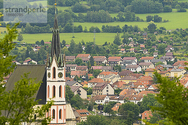 Turm der St.-Veits-Kirche  Cesky Krumlov  UNESCO-Weltkulturerbe  Südböhmen  Tschechische Republik (Tschechien)  Europa