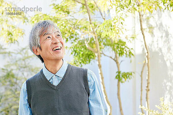 Japanischer älterer Mann