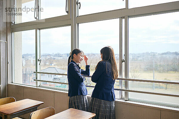 Japanische Kinder in der Schule