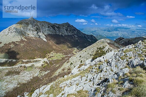 Blick auf den Lovcen Nationalpark in 1700 Meter Höhe  Montenegro  Europa