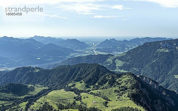 AUsblick vom Kaisergebirge ins Inntal  Wilder Kaiser  Kitzbühler Alpen  Tirol  Österreich  Europa