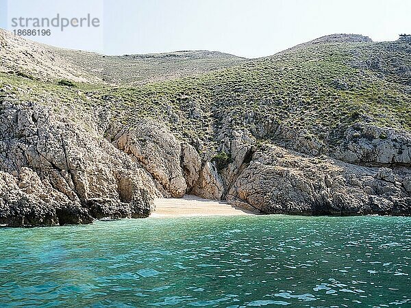 Einsame Bucht  Insel Prvi?  größte unbewohnte Insel der Adria  Kvarner Bucht  Kroatien  Europa