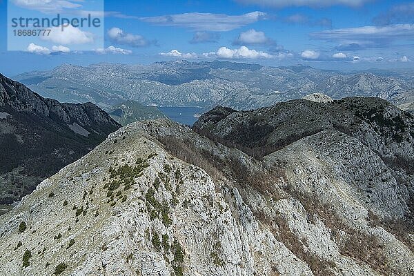 Blick auf den Lovcen Nationalpark in 1700 Meter Höhe  Montenegro  Europa