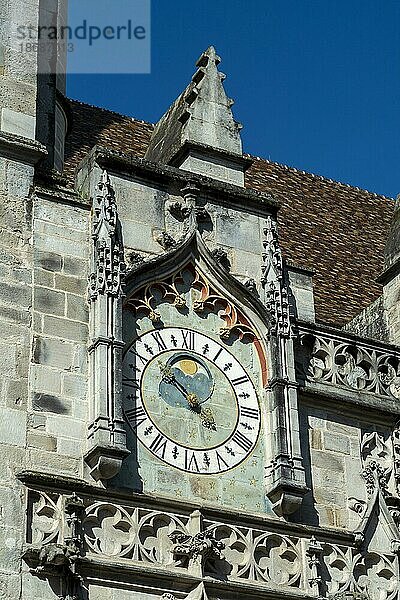 Autun  Die Uhr der Kathedrale Saint Lazare. Regionaler Naturpark Morvan. Departement Saone et Loire. Bourgogne Franche Comte. Frankreich