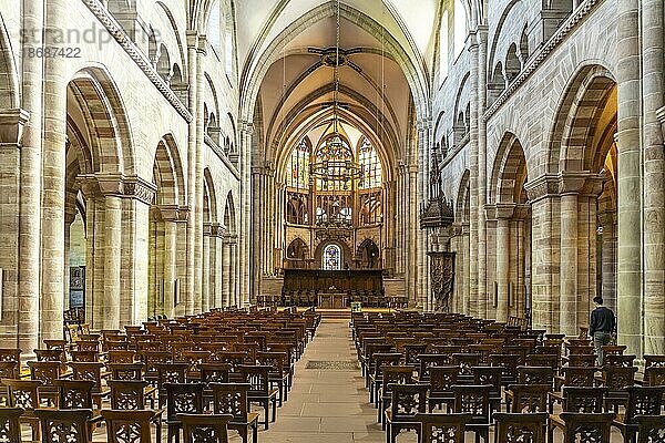 Innenraum des Basler Münster in Basel  Schweiz  Europa