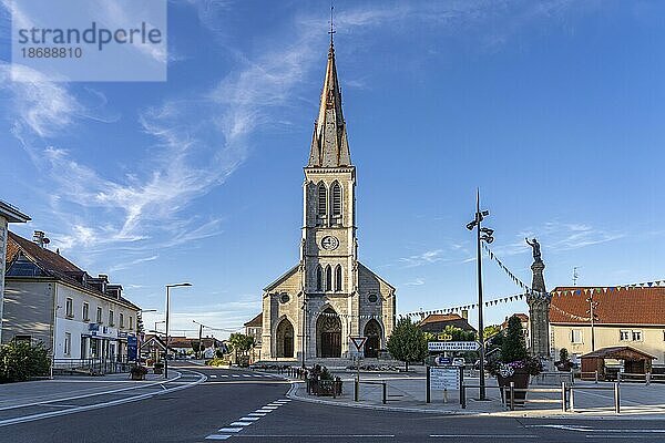 Die Kirche Saint-Nicolas in Le Russey  Bourgogne-Franche-Comté  Frankreich  Europa
