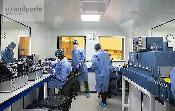 Produktion von Antigen Tests im Institut Pasteur für den Senegal  Dakar  17.06.2021.  Khombole  Senegal  Afrika