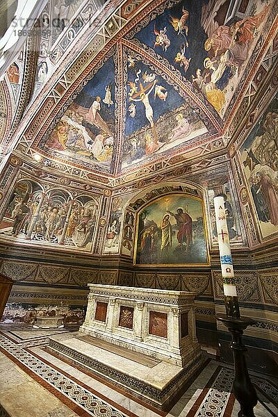Baptisterium  Battistero di San Giovanni  Innenaufnahme  Siena  Provinz Siena  Toskana  Italien  Europa