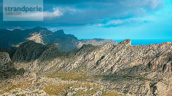 Das Gebirge Serra de Tramuntana auf Mallorca