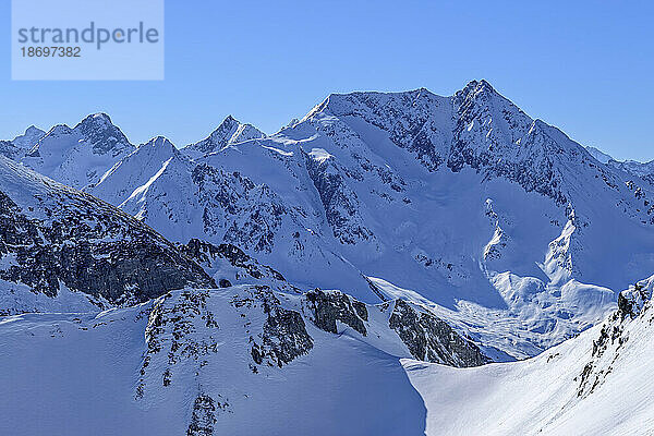 Österreich  Tirol  Schneebedeckte Gipfel in den Kitzbüheler Alpen