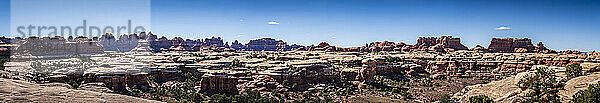 Panorama der trockenen Landschaft und Felsformationen in Utah  USA; La Sal  Utah  Vereinigte Staaten von Amerika