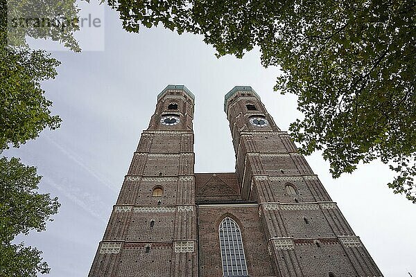 Frauenkirche  Kirchtürme der Frauenkirche  München  Oberbayern  Bayern  Deutschland  Europa