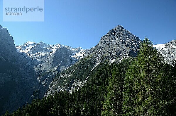 Stilfser Joch Passstraße mit Blick ins Ortlergebiet