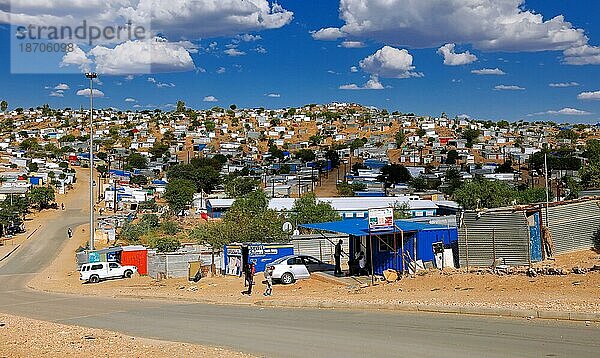 Leben in einfachen Hütten in Windhoek  Namibia  Afrika
