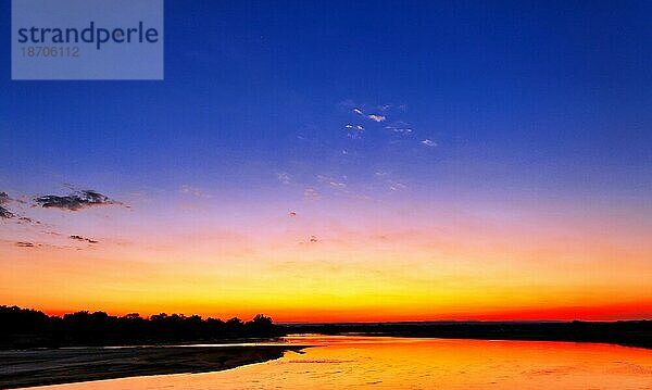 Sunset at Luangwa  South Luangwa Nationalpark  Zambia