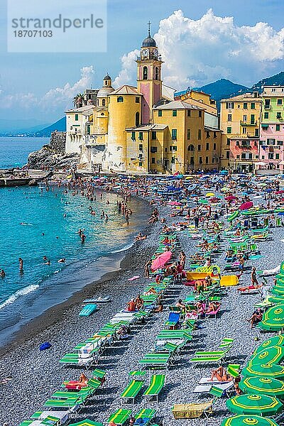 CAMOGLI  ITALIEN SEP 9  2018: Der Touristenort Camogli an der italienischen Riviera in der Metropolitanstadt Genua  Ligurien  Italien  Europa