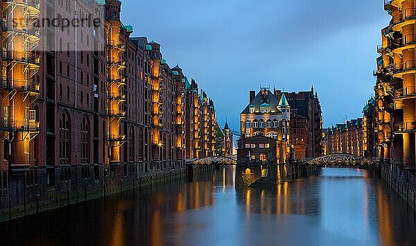 Free and Hanseatic City of Hamburg. Freie und Hansestadt Hamburg