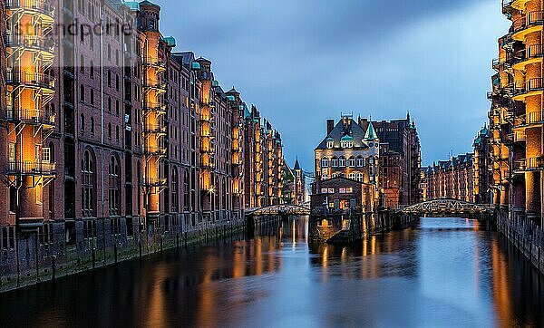 Free and Hanseatic City of Hamburg. Freie und Hansestadt Hamburg