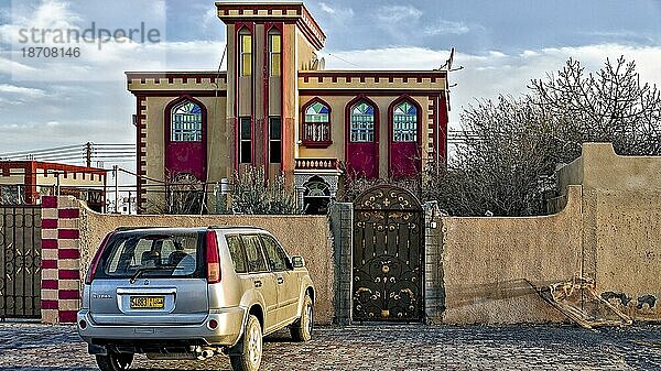 Traditionelles charakteristisches Familienhaus im Oman.  Oman  Schlachtung  Asien