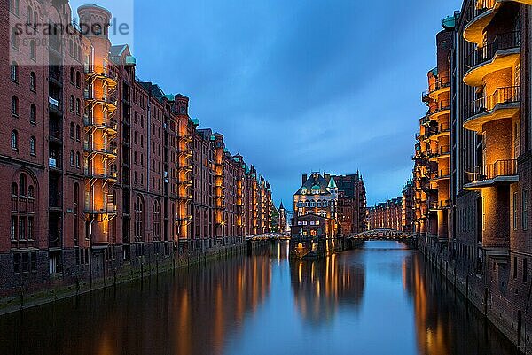 Free and Hanseatic City of Hamburg. Freie und Hansestadt Hamburg