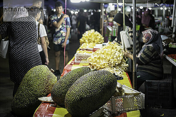 Stand  Nachtmarkt  Pulau Langkawi  Kedah  Malaysia  Südostasien  Asien