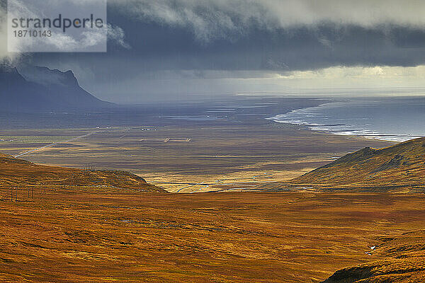 A landscape along the Knarrafjall valley  Snaefellsnes peninsula  western Iceland  Polar Regions
