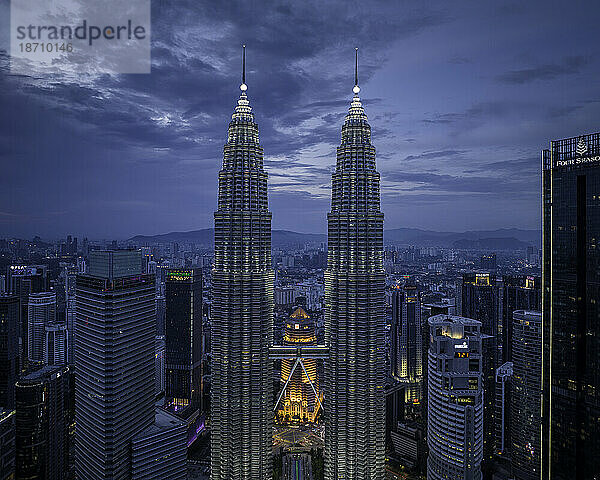 Die Petronas Towers  Kuala Lumpur  Malaysia  Südostasien  Asien