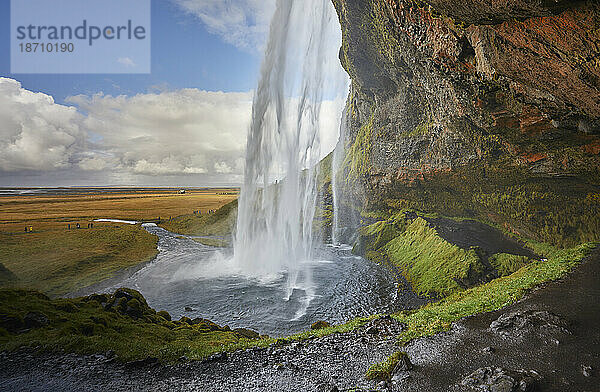 Seljalandsfoss-Wasserfälle  in der Nähe der Stadt Vik  im Süden Islands  Polarregionen
