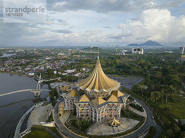 Gebäude der gesetzgebenden Versammlung des Staates Sarawak  Kuching  Sarawak  Borneo  Malaysia  Südostasien  Asien