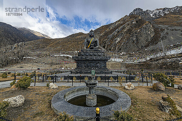 Buddhistischer Stupa im Muktinath-Tal  Königreich Mustang  Himalaya  Nepal  Asien