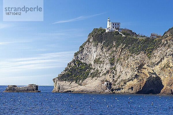 Leuchtturm von Capo Miseno  Tyrrhenisches Meer  Bezirk Neapel  Bucht von Neapel  Region Kampanien  Italien  Europa