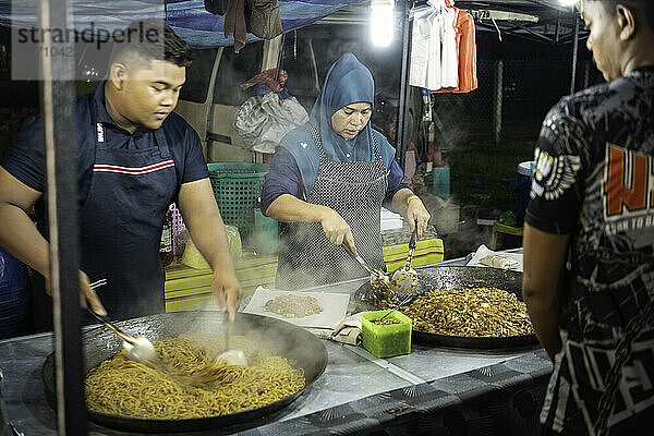 Stand  Nachtmarkt  Pulau Langkawi  Kedah  Malaysia  Südostasien  Asien