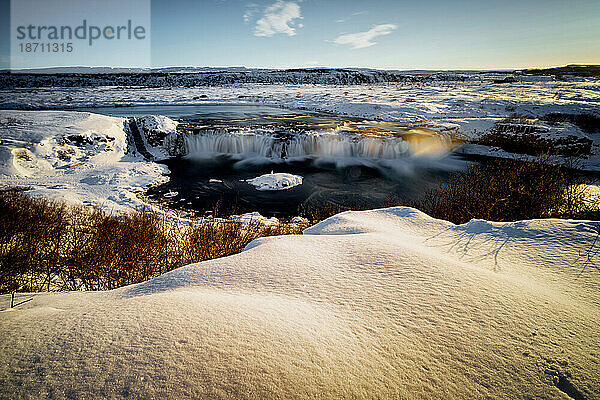 Mit Blick auf Faxafoss im Golden Hour Light Island