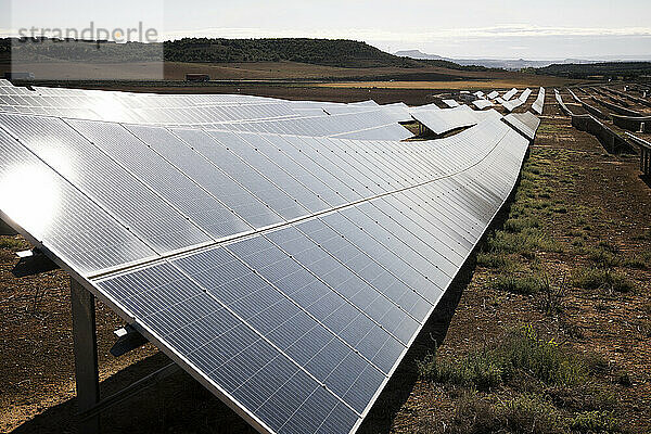 Photovoltaikmodule für die Stromerzeugung aus erneuerbaren Energien in Navarra  Spanien.