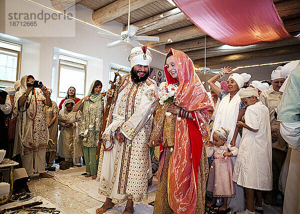 Eine traditionelle Sikh-Hochzeitszeremonie.