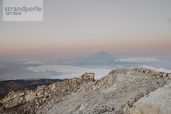 Schatten des Teide am Horizont  vom Gipfel aus gesehen