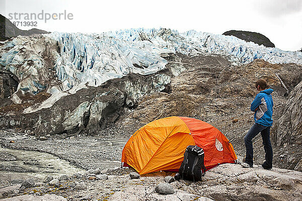 Rucksacktour am Fuße des Herbert-Gletschers in Alaska