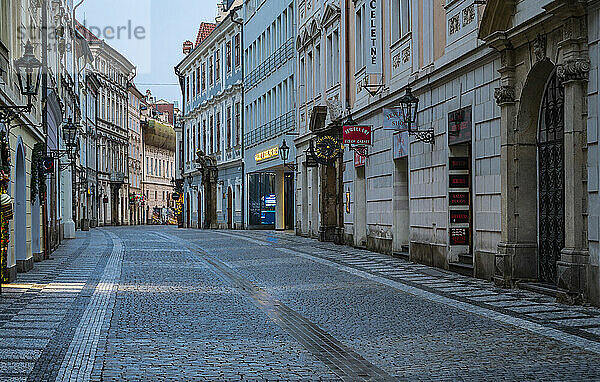 Leere Straße im Zentrum von Prag