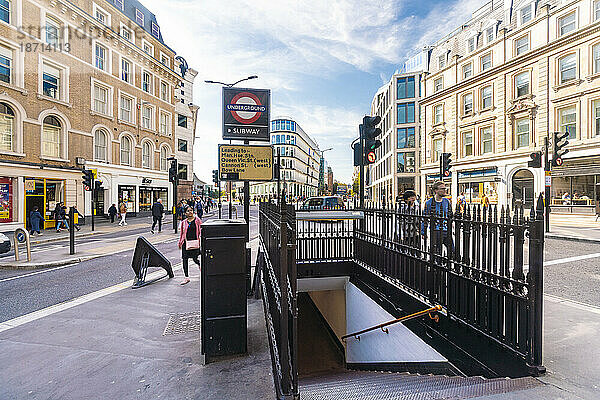 U-Bahn-Ausgang am Mansion House bei Queen Victoria und Cannon Street