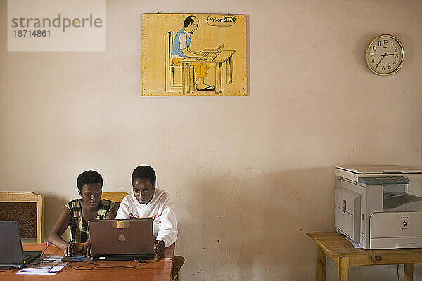 Internetzentrum in Maraba  Ruanda