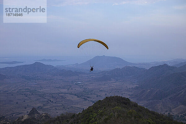 Paragliding in Indonesia  West Sumabawa.