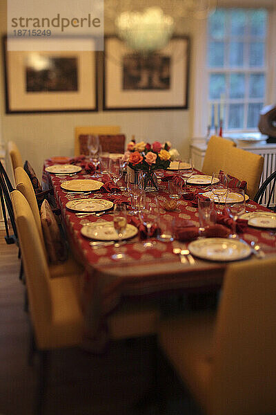 Thanksgiving-Dinner-Tisch