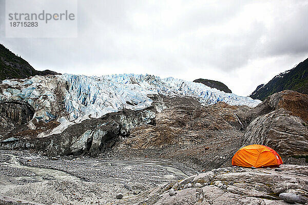 Rucksacktour am Fuße des Herbert-Gletschers in Alaska