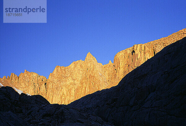 Mount Whitney bei Sonnenaufgang.