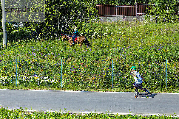 Longboard-Slalom-Wettbewerb  Moskau  Russland