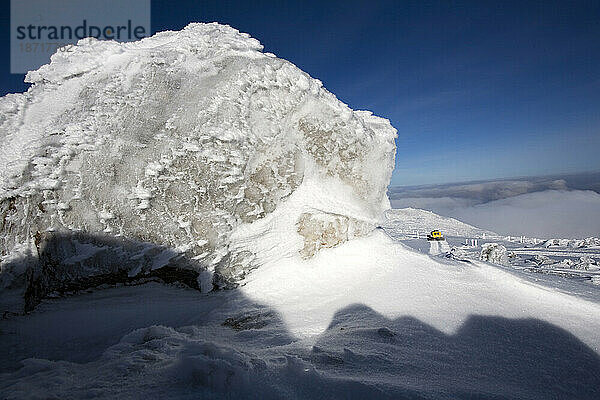 Der Zugang zum Mt. Washington Observatory und zum Gipfel des Mt. Washington erfolgt im Winter per Pistenraupe über die Auto Road.