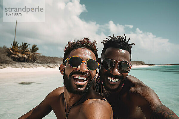 Lächelndes homosexuelles multiethnisches Paar am Strand. KI generativ