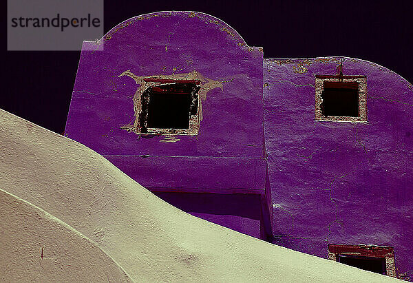 Gebäude in Fira  Santorini  Griechenland.